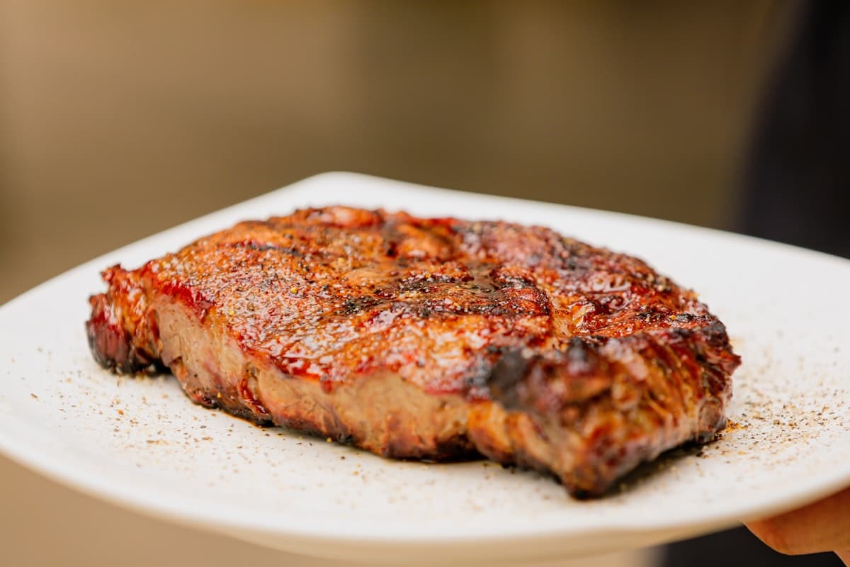 Secreto ibérico marcado a la brasa con romero