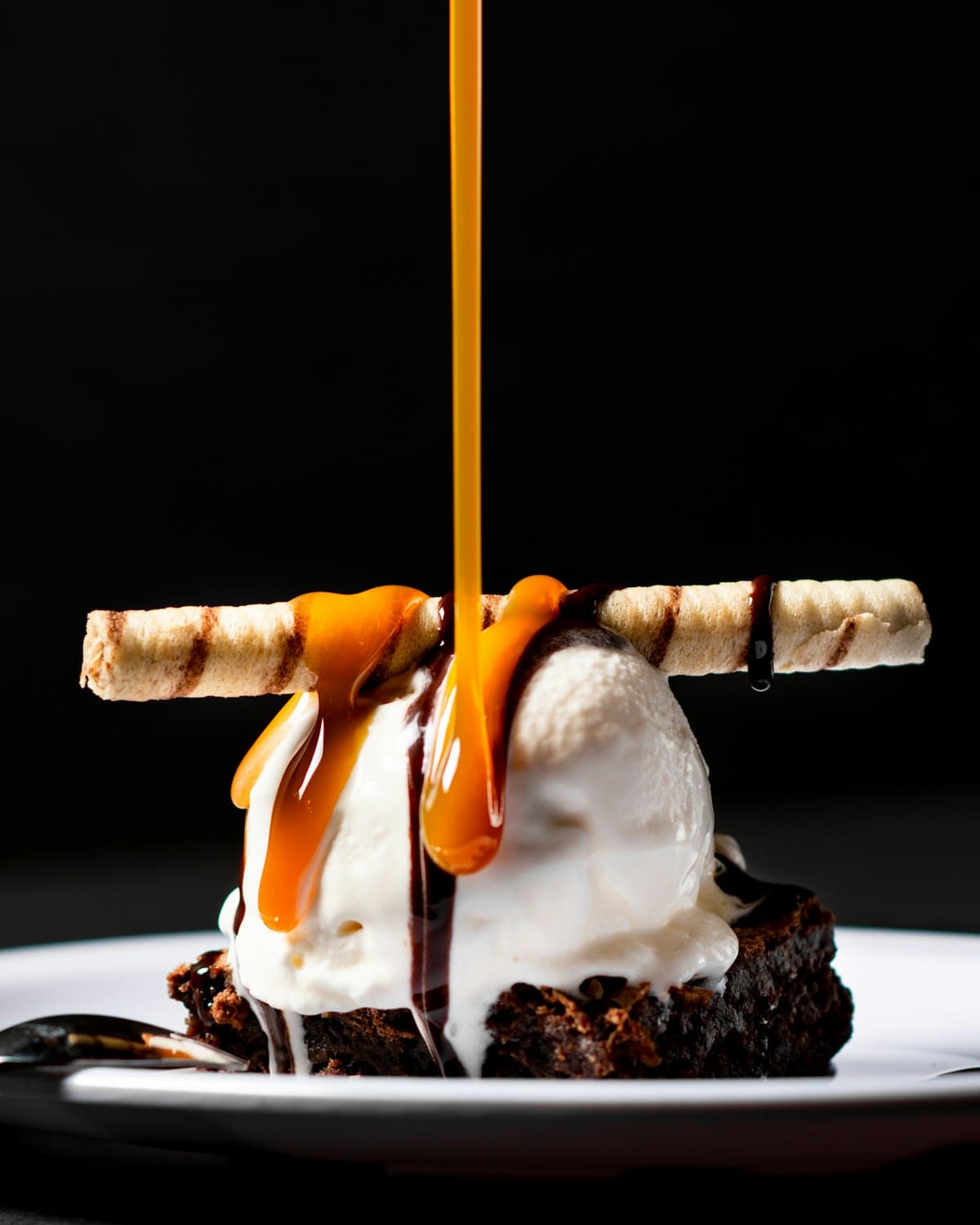 Torrija caramelizada con helado de vainilla